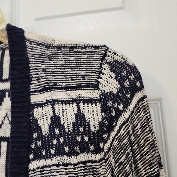 Mossimo Supply Co. Black and White Patterned Cardigan - Picture 5 of 10